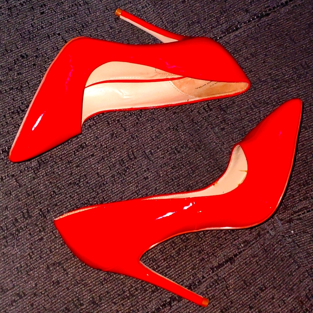 Sexy red pump heels